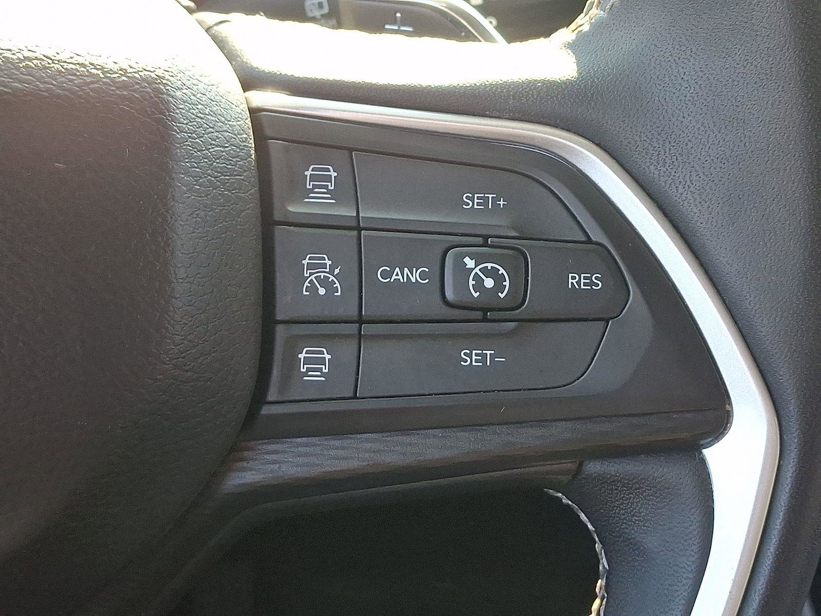 Certified 2023 Jeep Grand Cherokee Laredo image 23