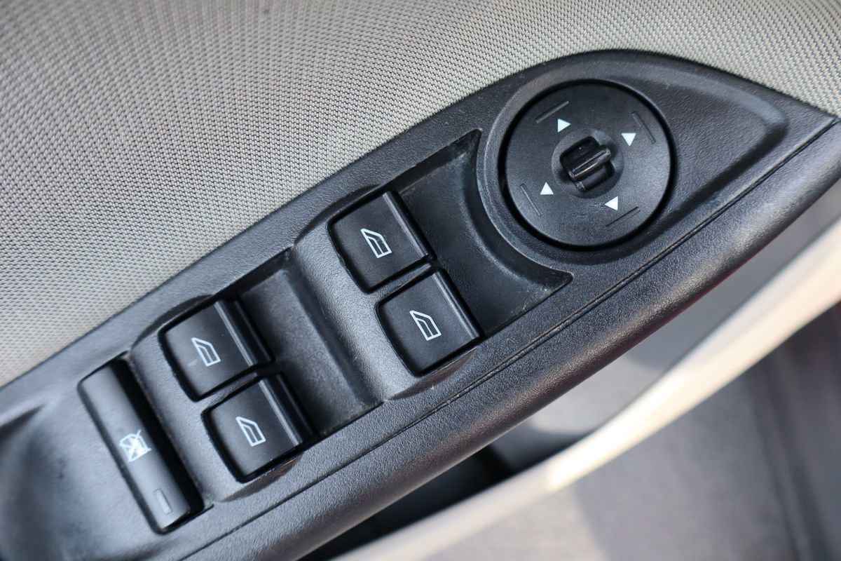 Used 2018 Ford Focus SE image 27