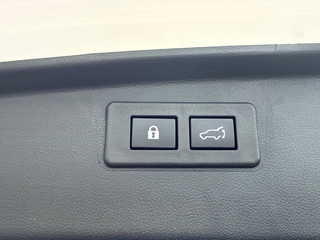 Used 2024 Subaru Outback Onyx Edition XT AWD/4WD image 17