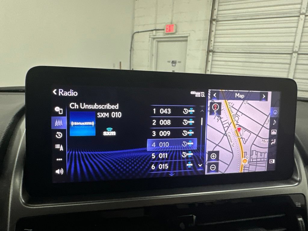 Used 2022 Lexus GX 460 Luxury w/ Off Road Package AWD/4WD image 16