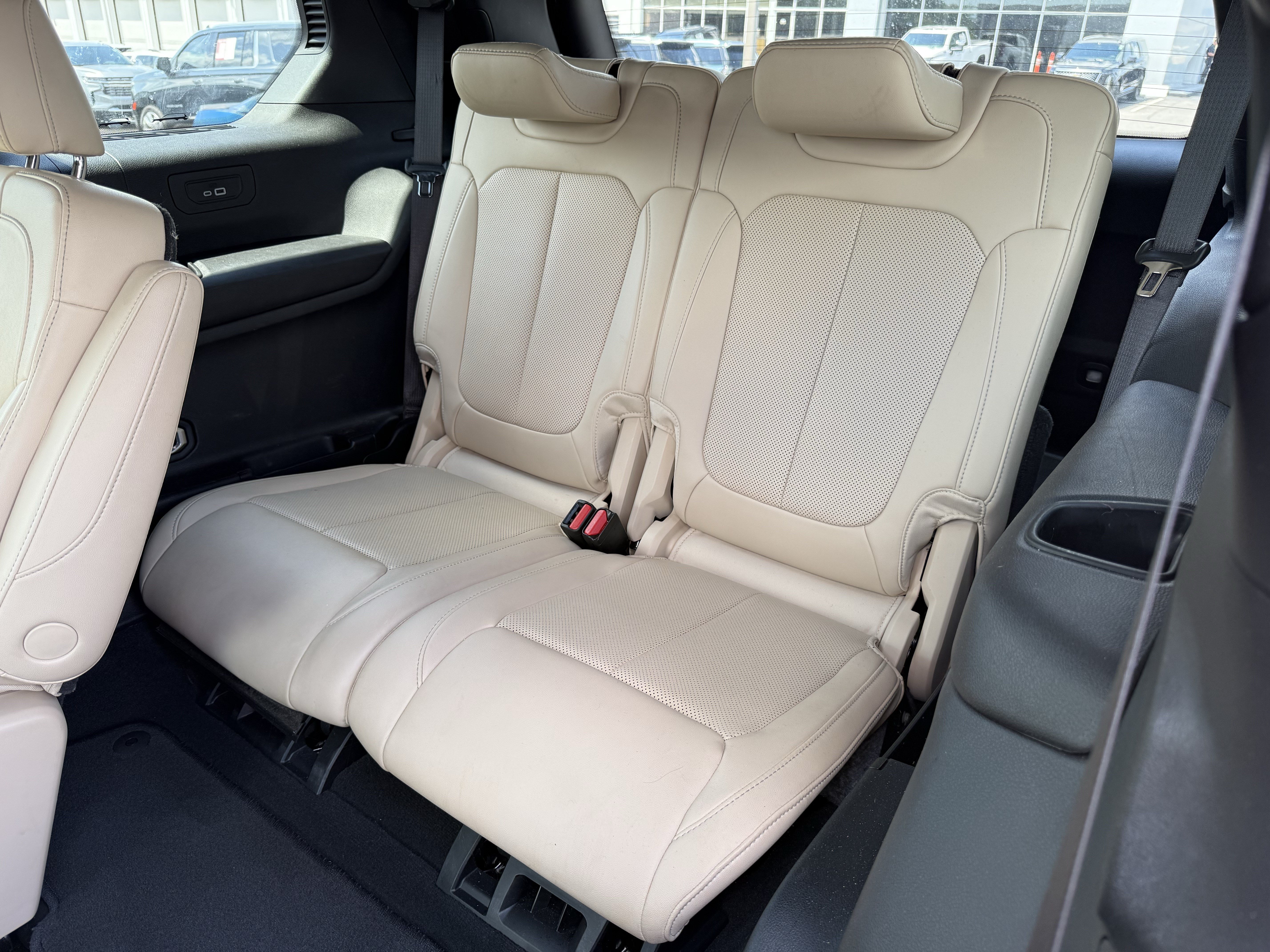 Used 2024 Jeep Grand Cherokee L Limited w/ Luxury Tech Group II RWD image 35