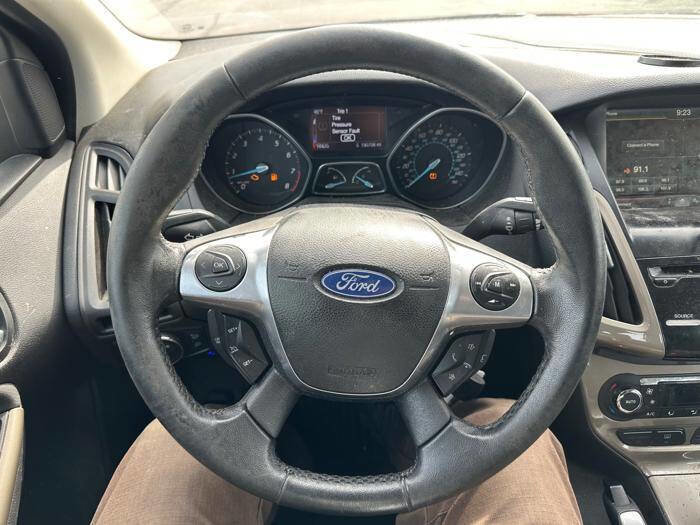 Used 2012 Ford Focus SEL FWD image 33