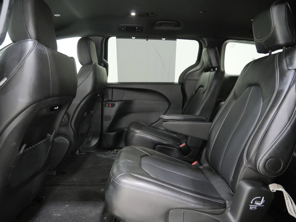Used 2025 Chrysler Pacifica Select FWD image 23