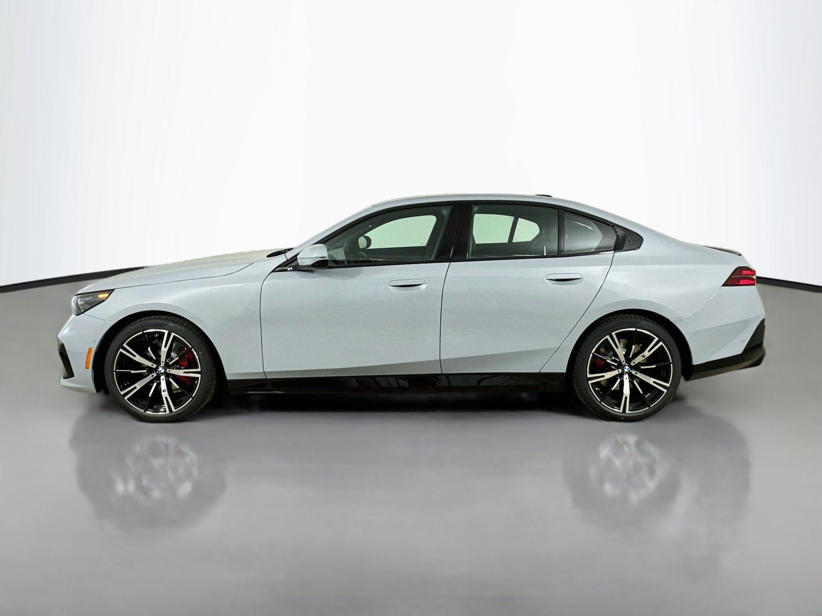 New 2027 BMW 530i xDrive w/ M Sport Package AWD/4WD image 8