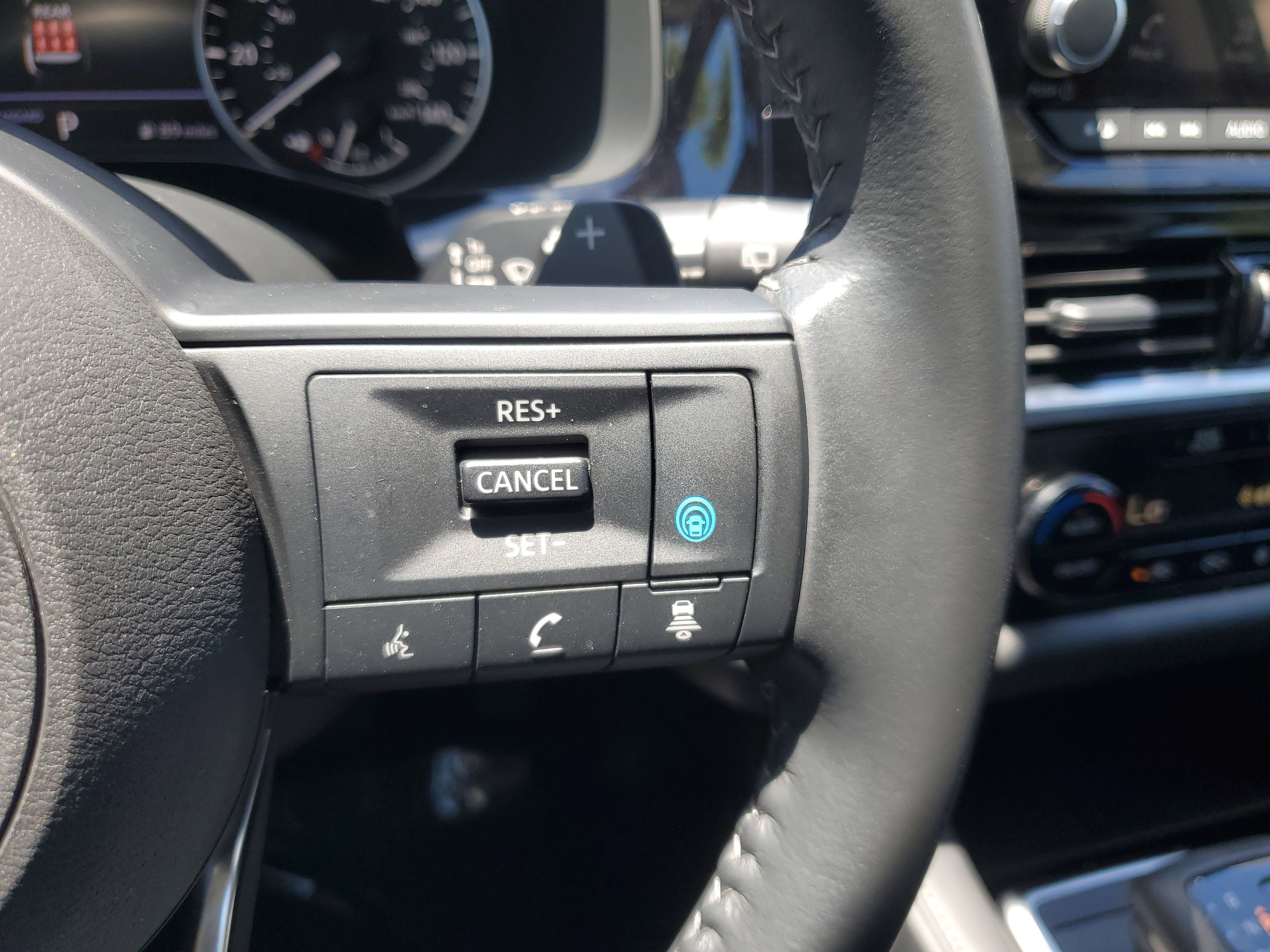 Used 2024 Nissan Pathfinder SV image 20