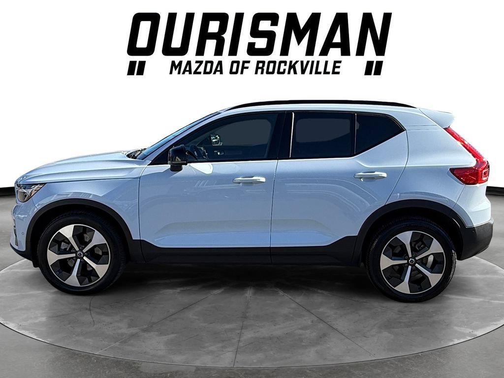 Used 2026 Volvo XC40 B5 Plus AWD/4WD image 3