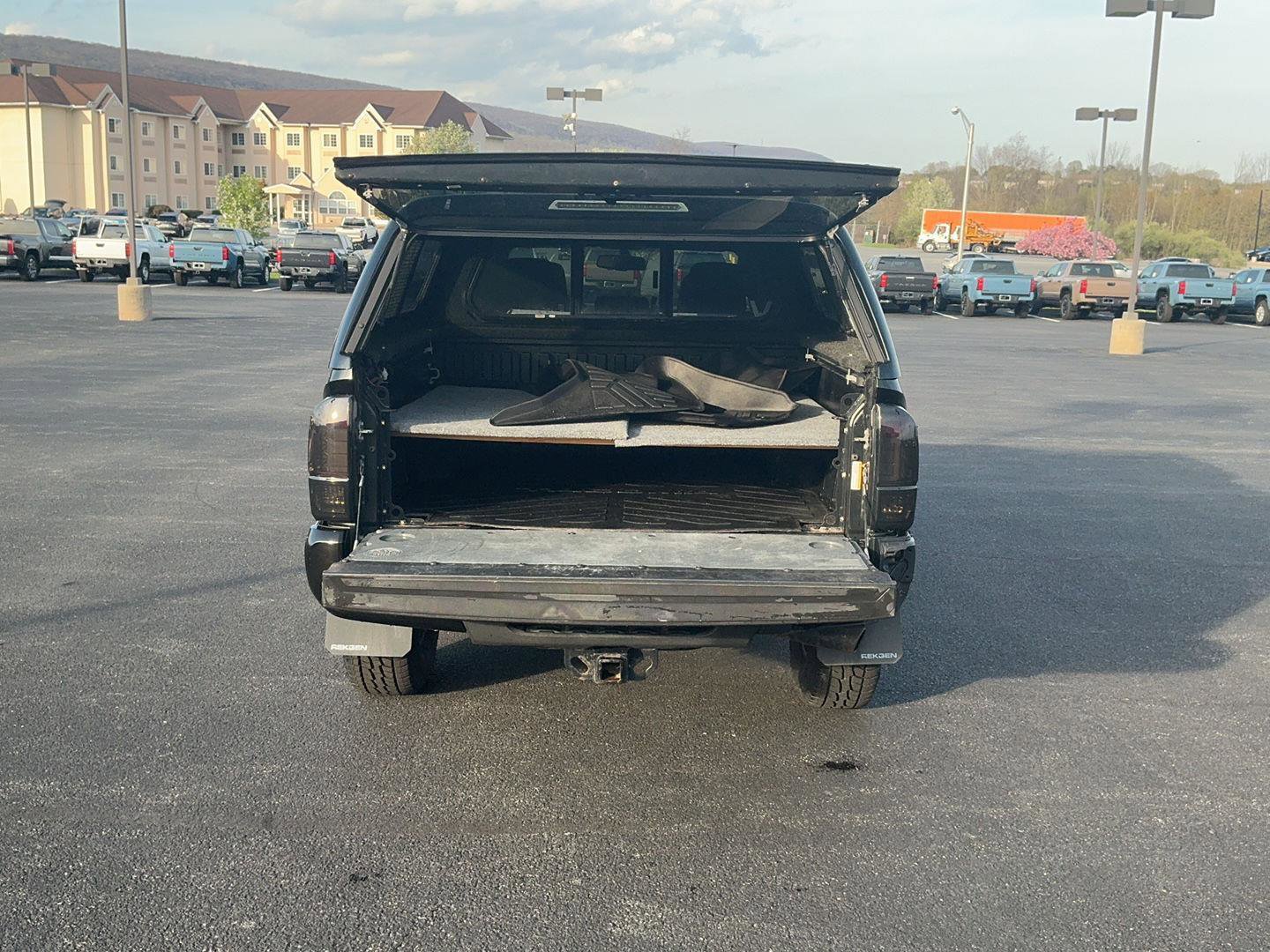 Used 2017 Toyota Tacoma TRD Off-Road w/ Tow Package (A/T) image 34