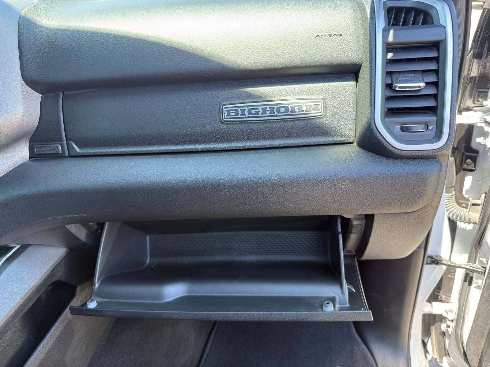 Used 2022 RAM 1500 Big Horn AWD/4WD image 32