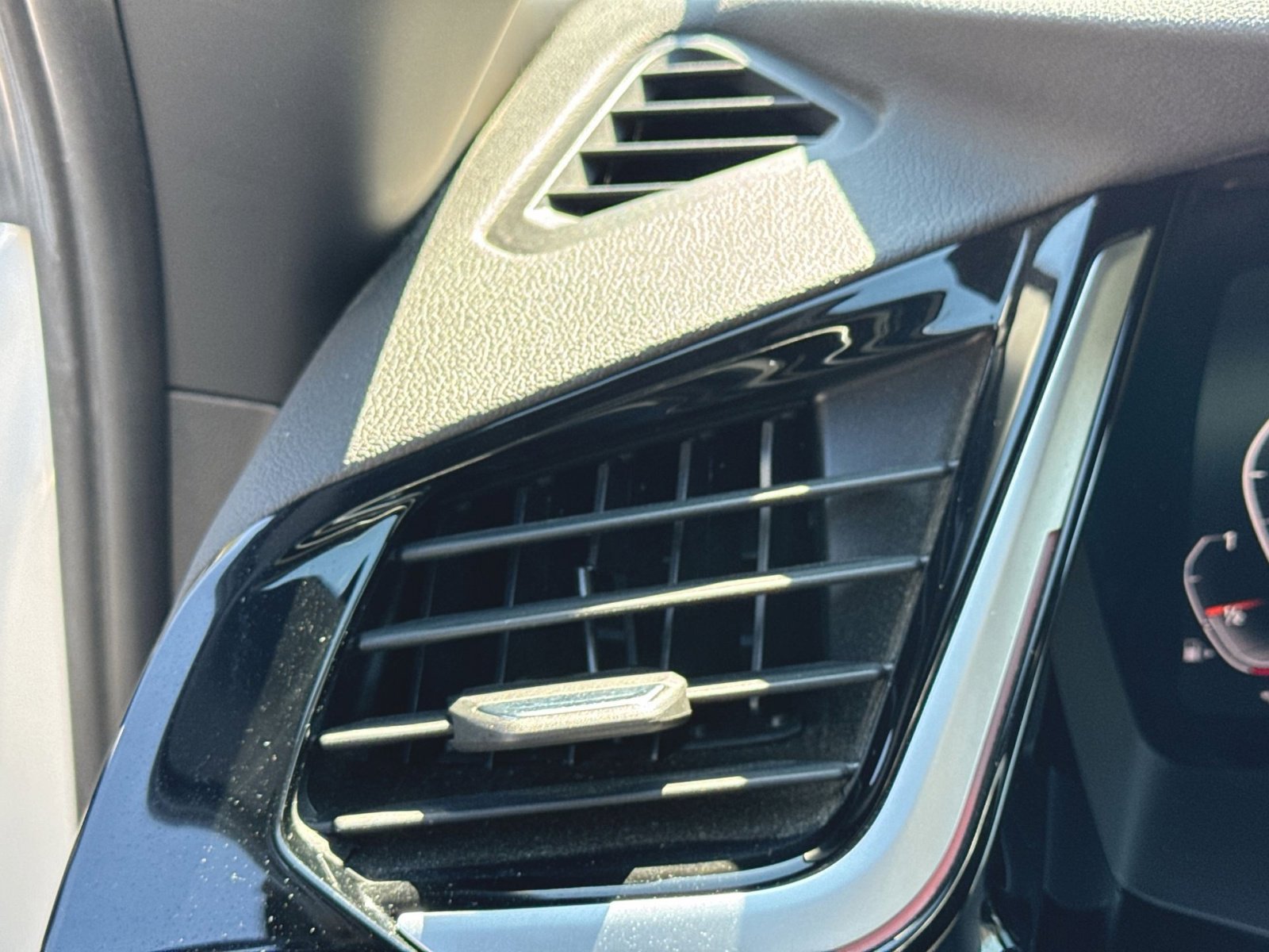 Used 2019 BMW Z4 sDrive30i w/ Convenience Package image 21