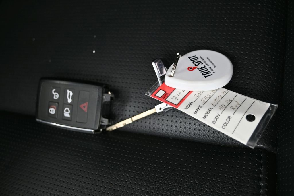 Used 2025 Jaguar F-PACE R-Dynamic S image 30