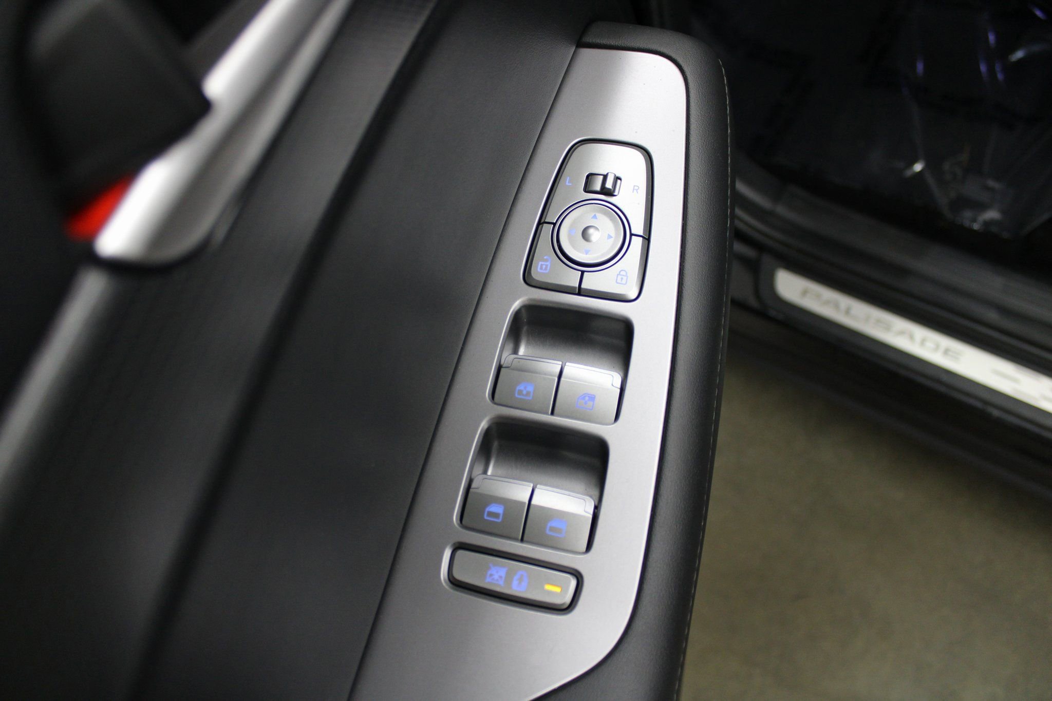 Used 2023 Hyundai Palisade Limited w/ Cargo Package image 50