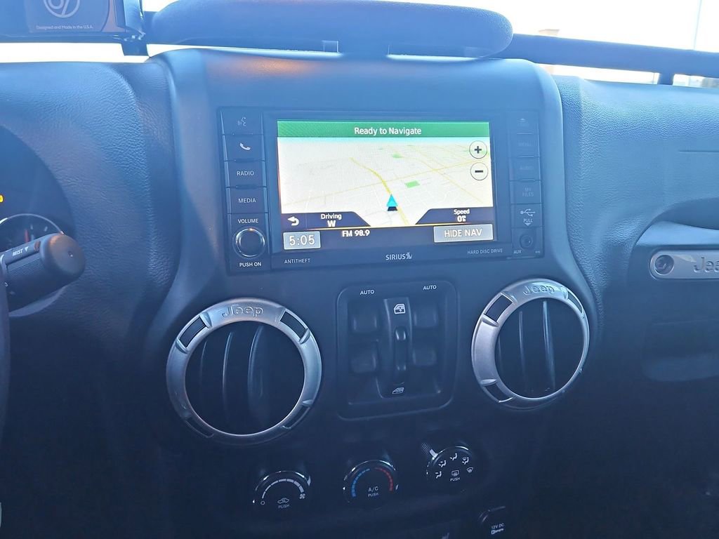 Used 2017 Jeep Wrangler Unlimited Rubicon image 14