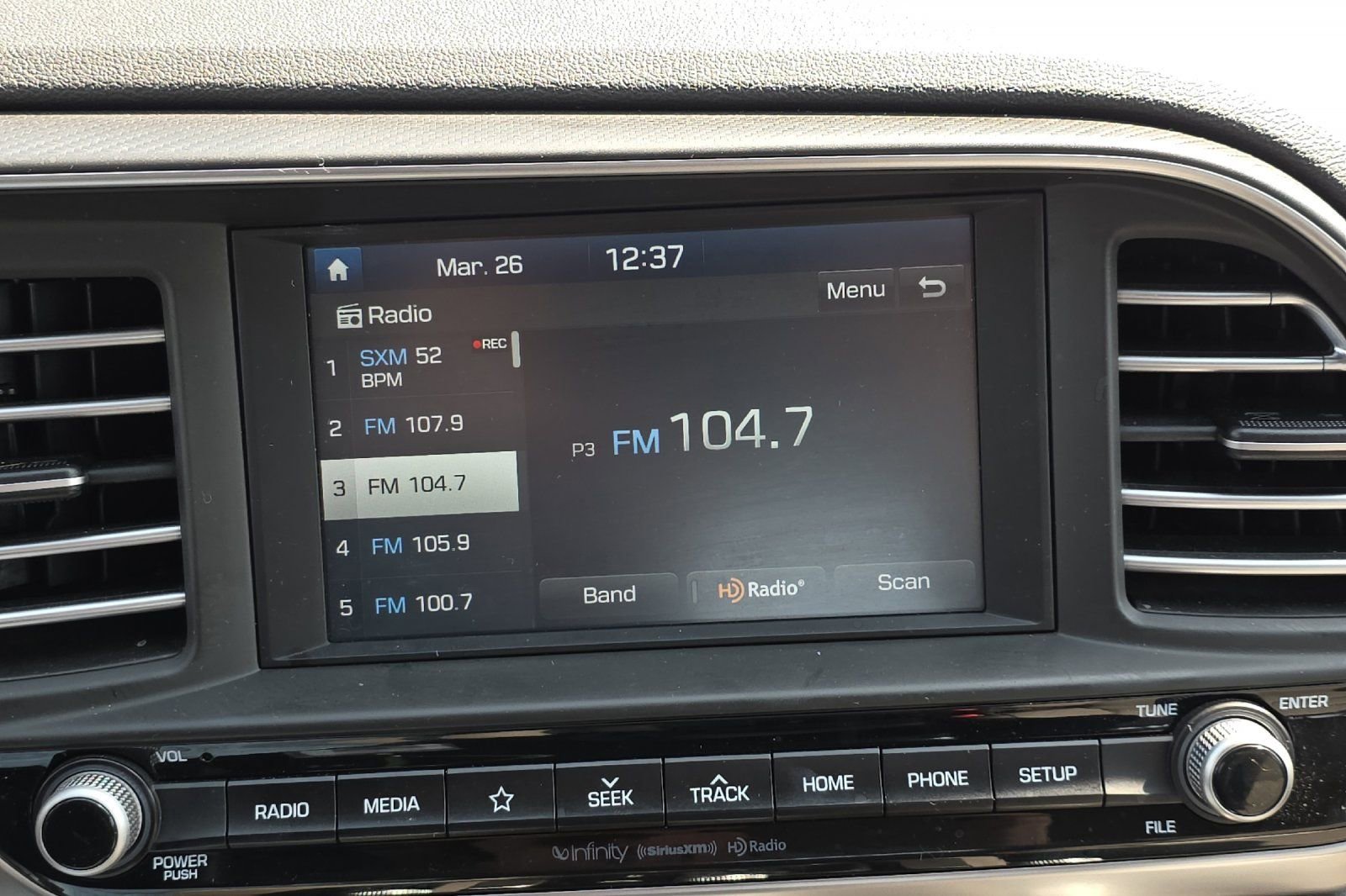 Used 2019 Hyundai Elantra Limited image 16