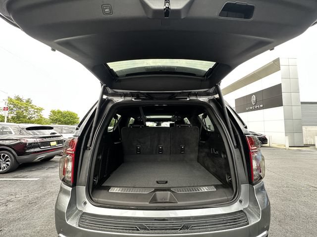 Used 2023 Chevrolet Suburban Premier w/ Advanced Technology Package AWD/4WD image 43