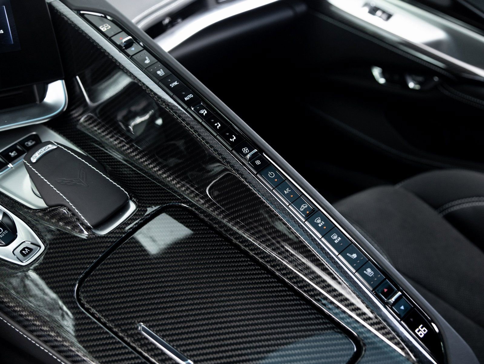 Used 2024 Chevrolet Corvette Z06 w/ Z07 Performance Package image 29