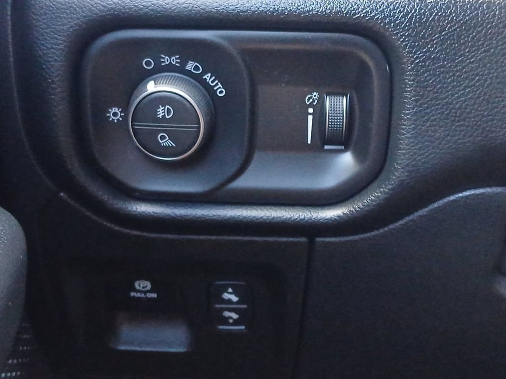 Used 2021 RAM 1500 Lone Star AWD/4WD image 12