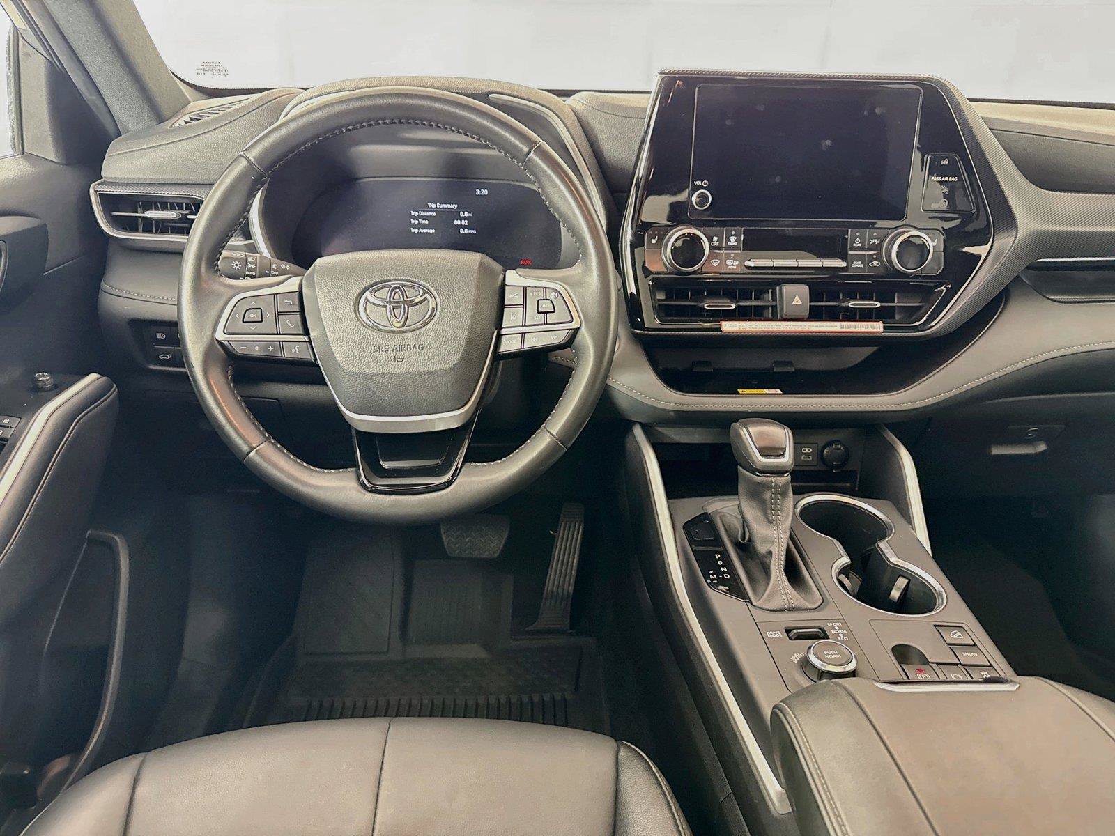 Certified 2025 Toyota Highlander XSE AWD/4WD image 32