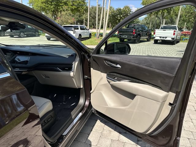Used 2021 Cadillac XT4 Premium Luxury w/ Driver Awareness Package FWD image 23