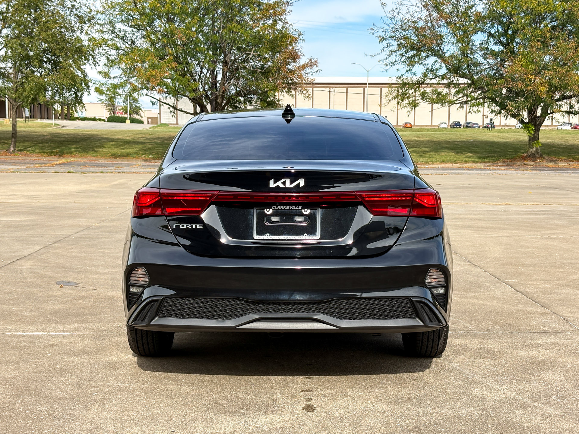 Used 2024 Kia Forte LXS w/ LXS Technology Package FWD image 10