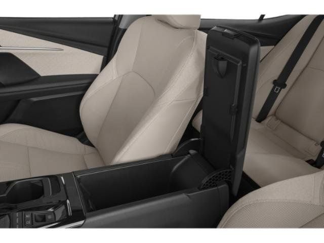 Used 2026 Toyota Camry XLE AWD/4WD image 13