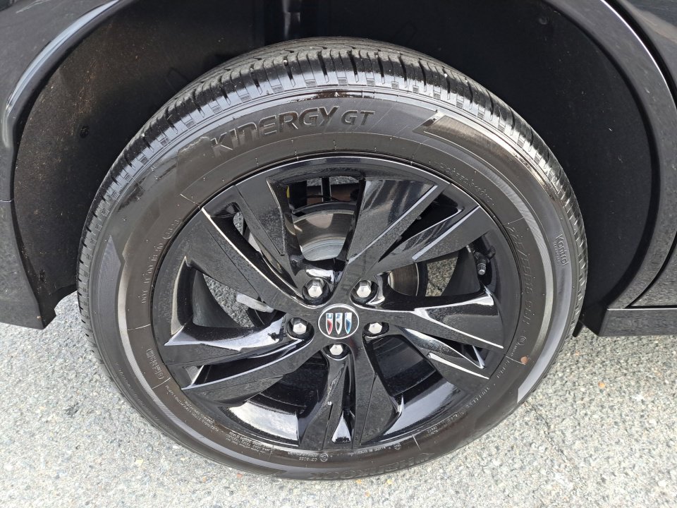 Certified 2024 Buick Encore GX Sport Touring w/ Comfort Package image 18