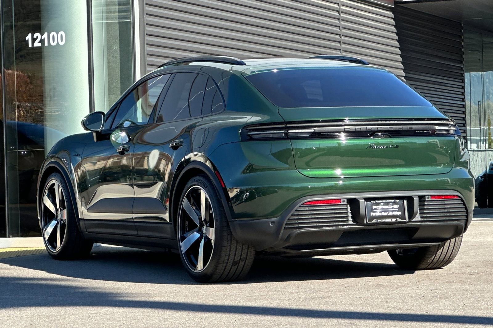 Certified 2025 Porsche Macan 4S Electric image 3