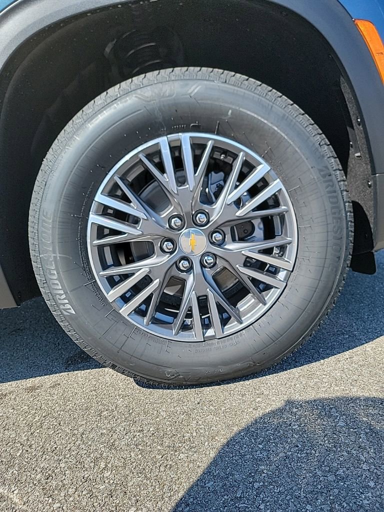 New 2026 Chevrolet Traverse LT w/ Driver Confidence Package AWD/4WD image 7