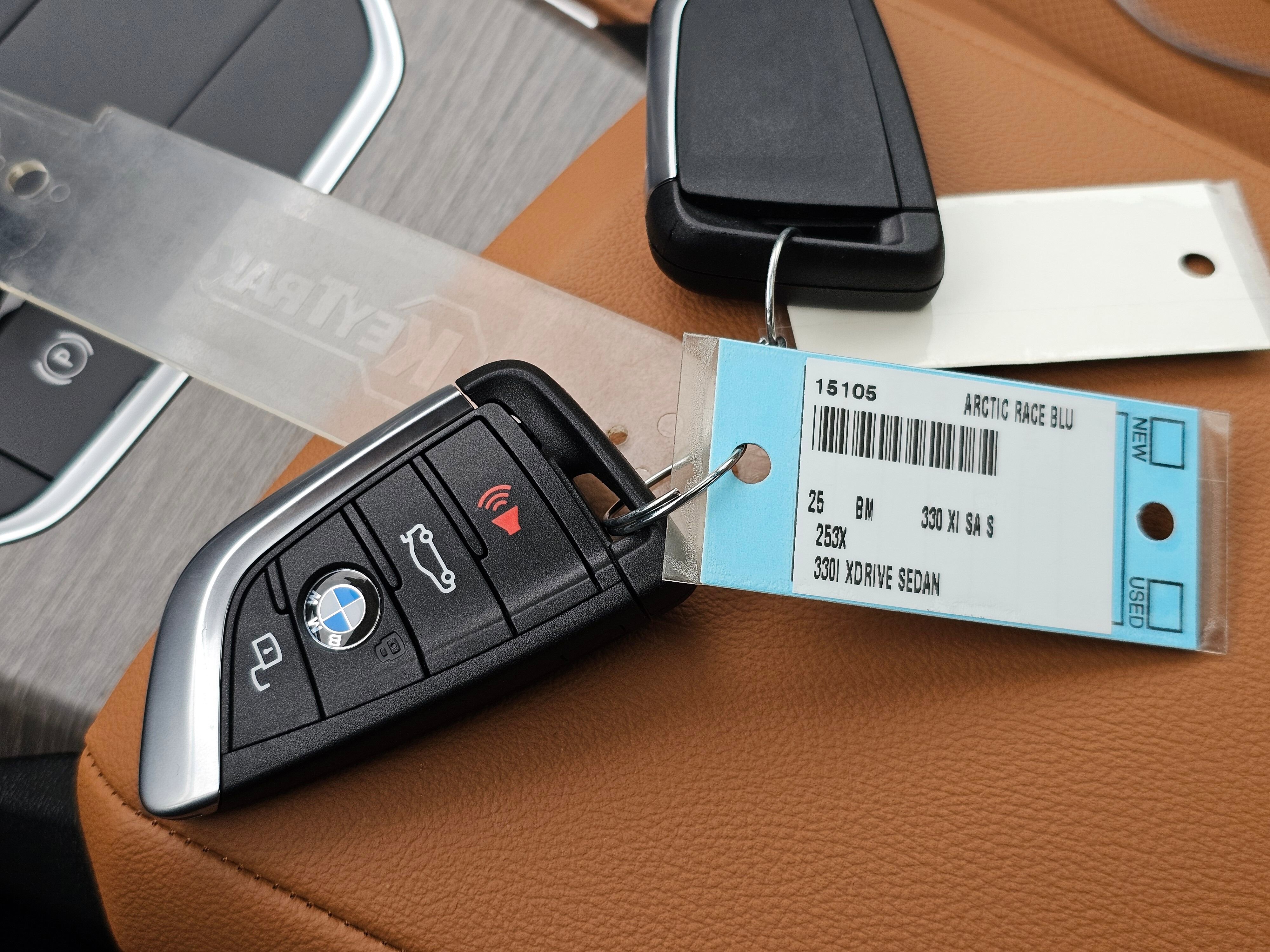 New 2025 BMW 330i xDrive Sedan w/ Premium Package image 31