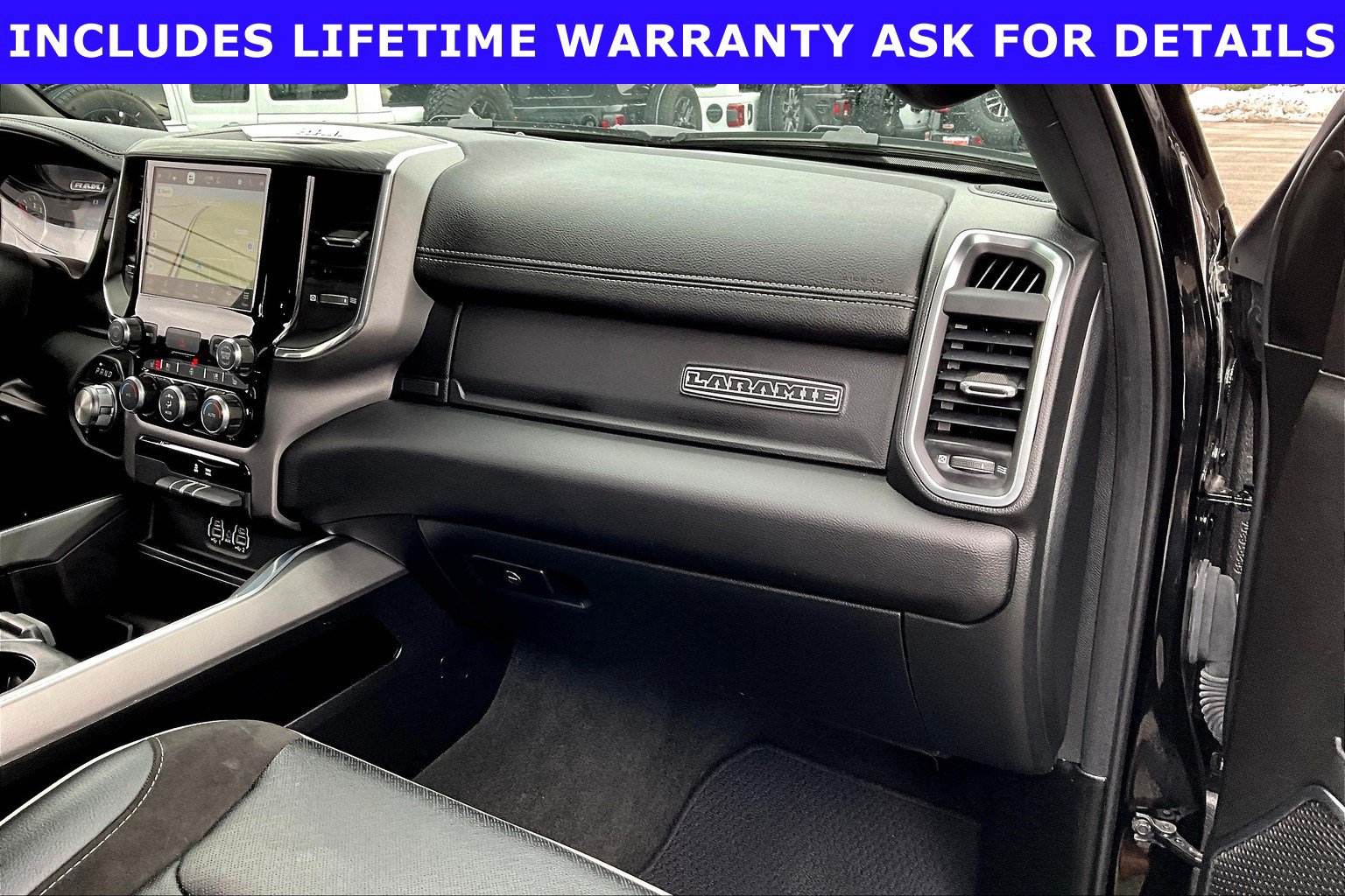 Used 2024 RAM 1500 Laramie AWD/4WD image 13