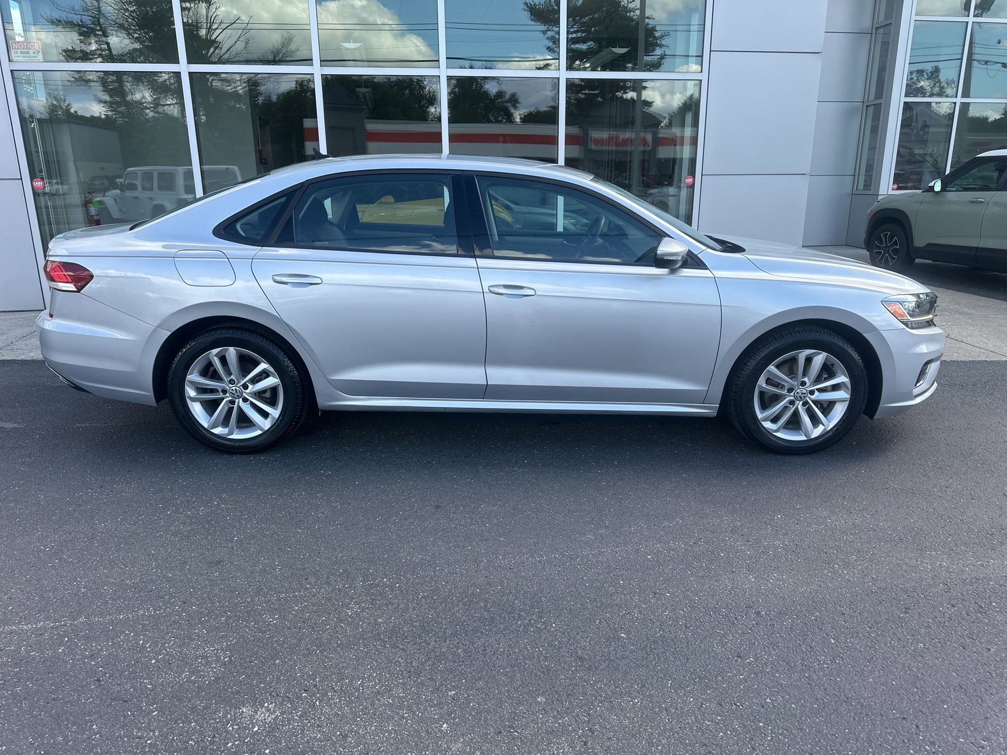 Used 2020 Volkswagen Passat 2.0T S FWD image 4