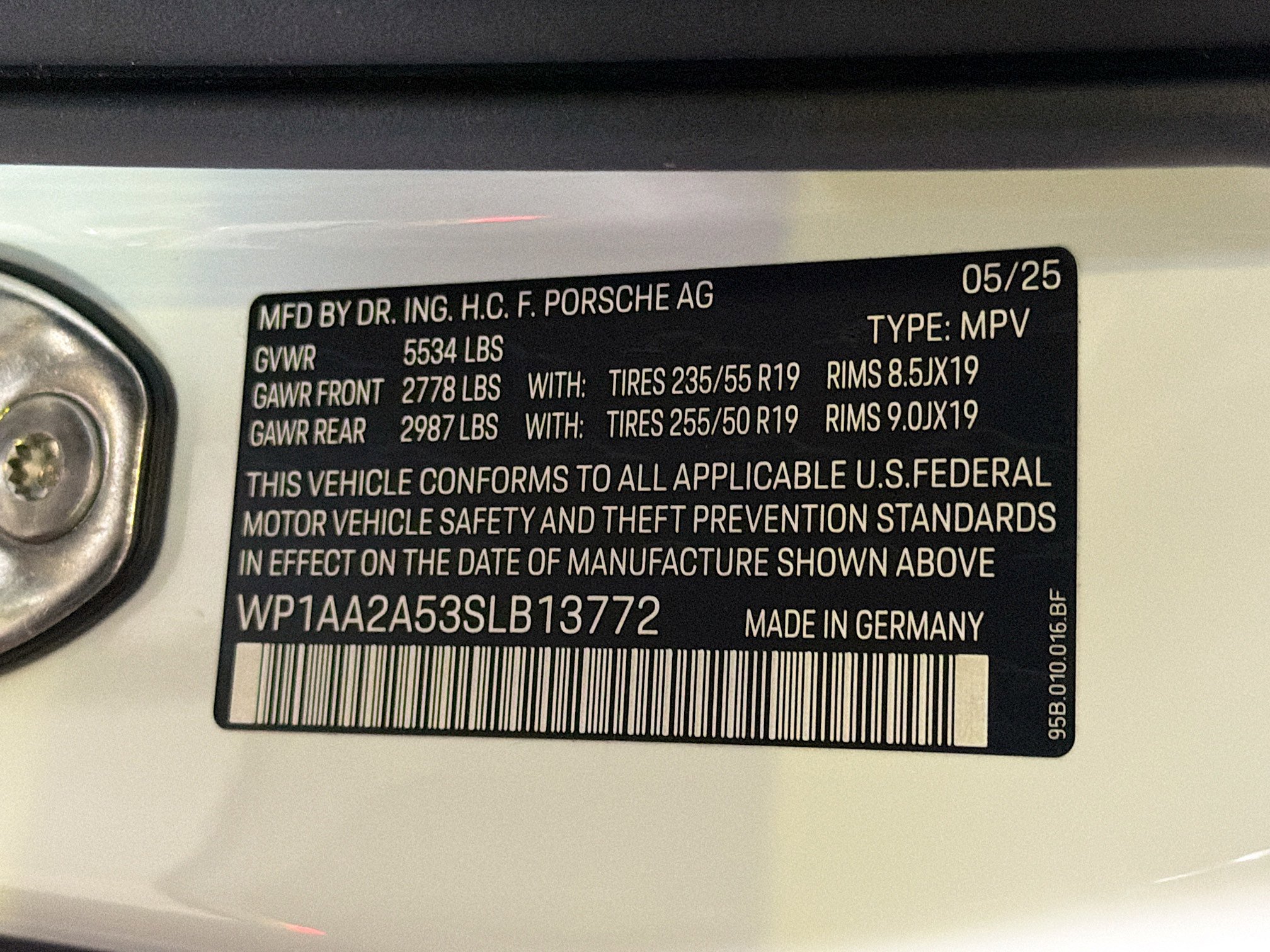 Used 2025 Porsche Macan image 42