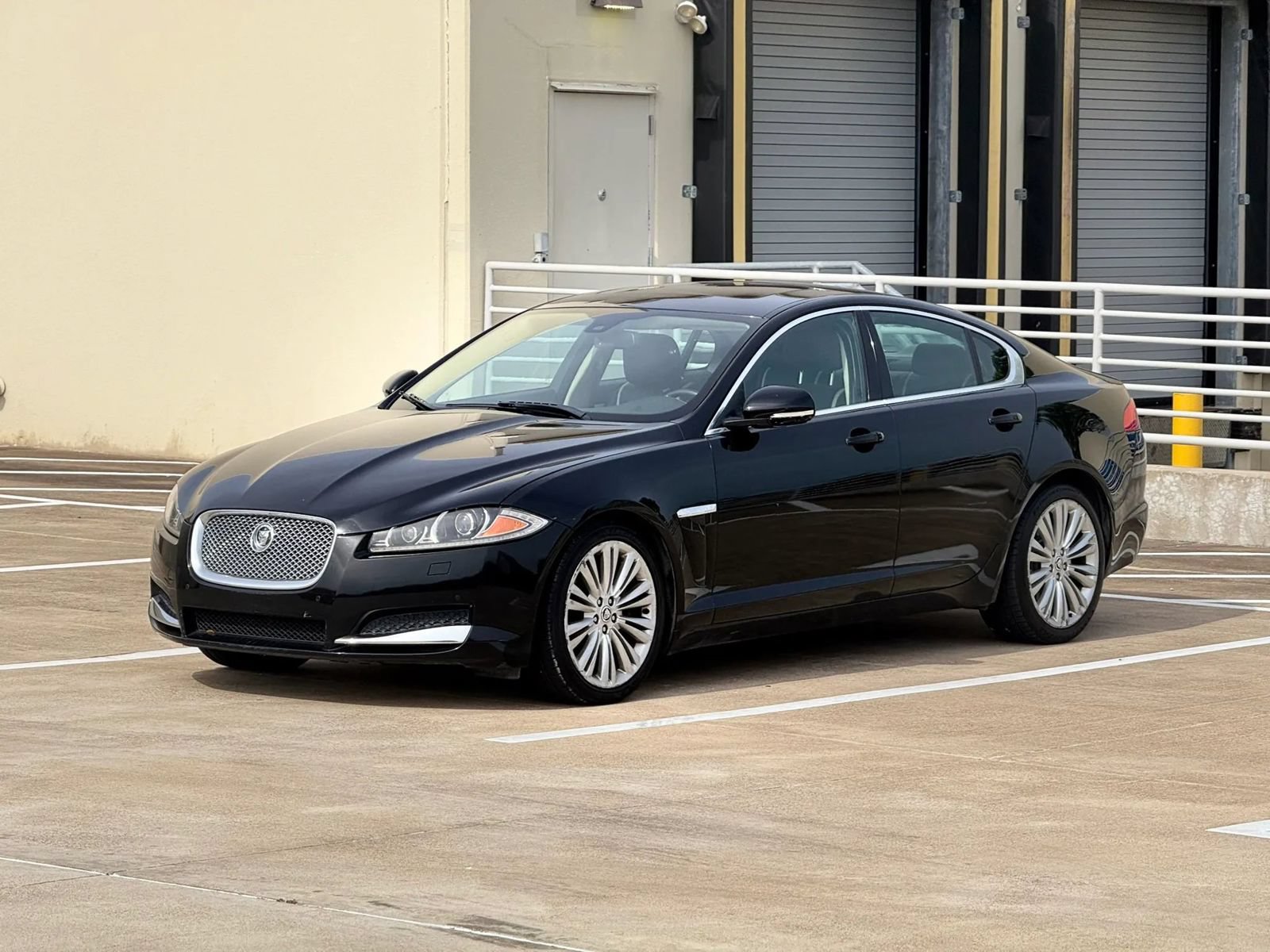 Used 2012 Jaguar XF Portfolio RWD image 3