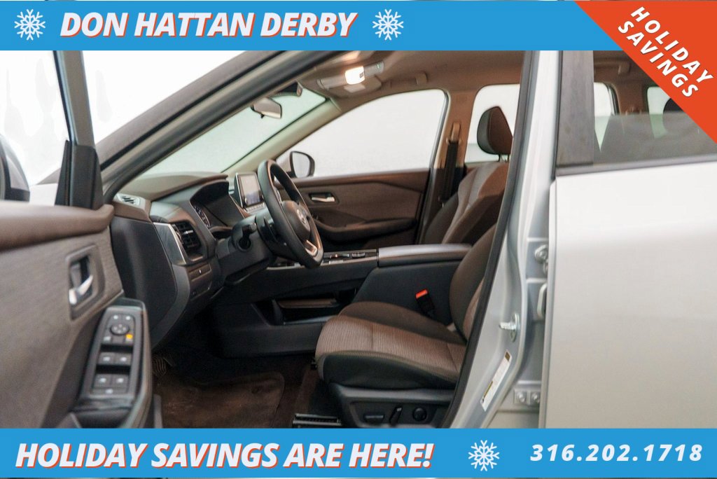 Used 2022 Nissan Rogue SV image 5