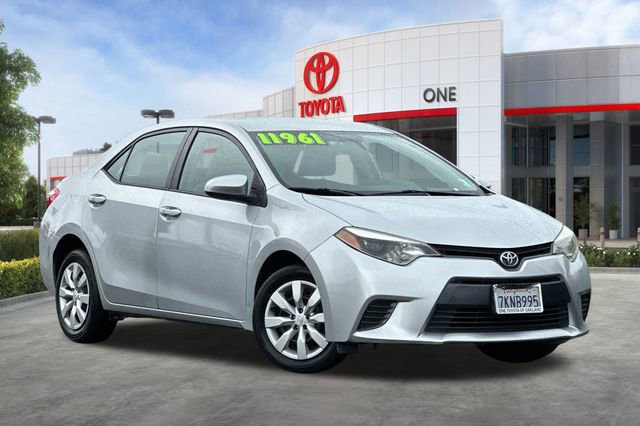 Used 2015 Toyota Corolla LE image 2