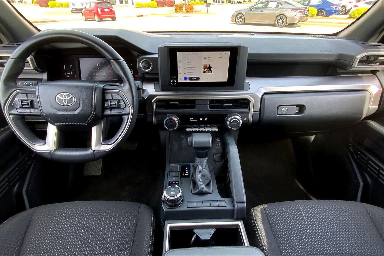 Used 2025 Toyota 4Runner SR5 AWD/4WD image 15