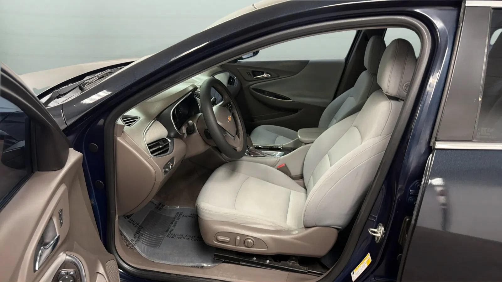 Used 2018 Chevrolet Malibu LT FWD image 21