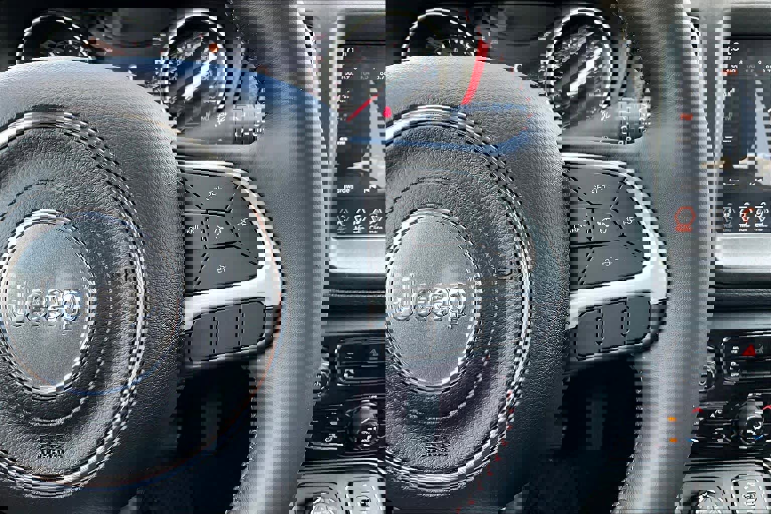 Used 2018 Jeep Compass Trailhawk w/ Safe & Security Group image 25