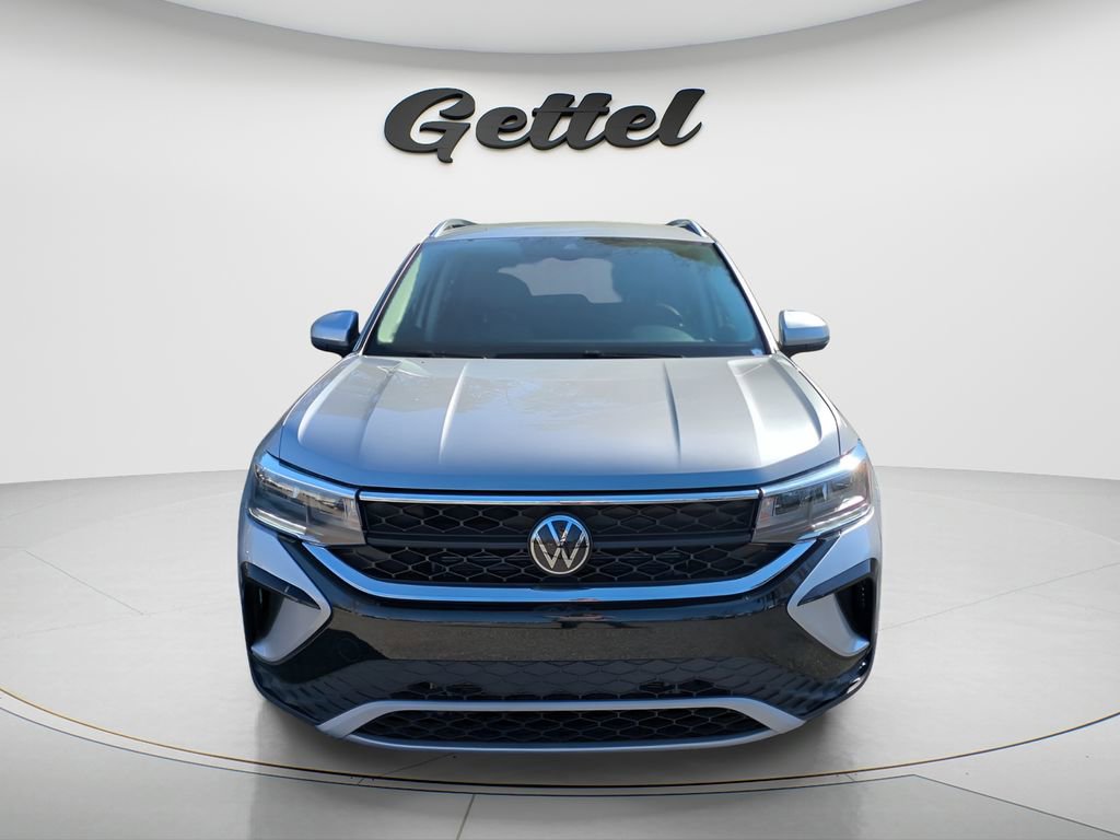 Used 2024 Volkswagen Taos SE image 9