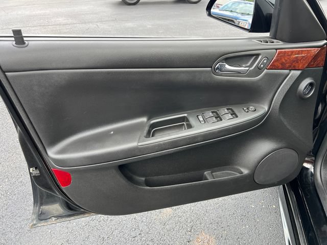 Used 2011 Chevrolet Impala LT FWD image 8