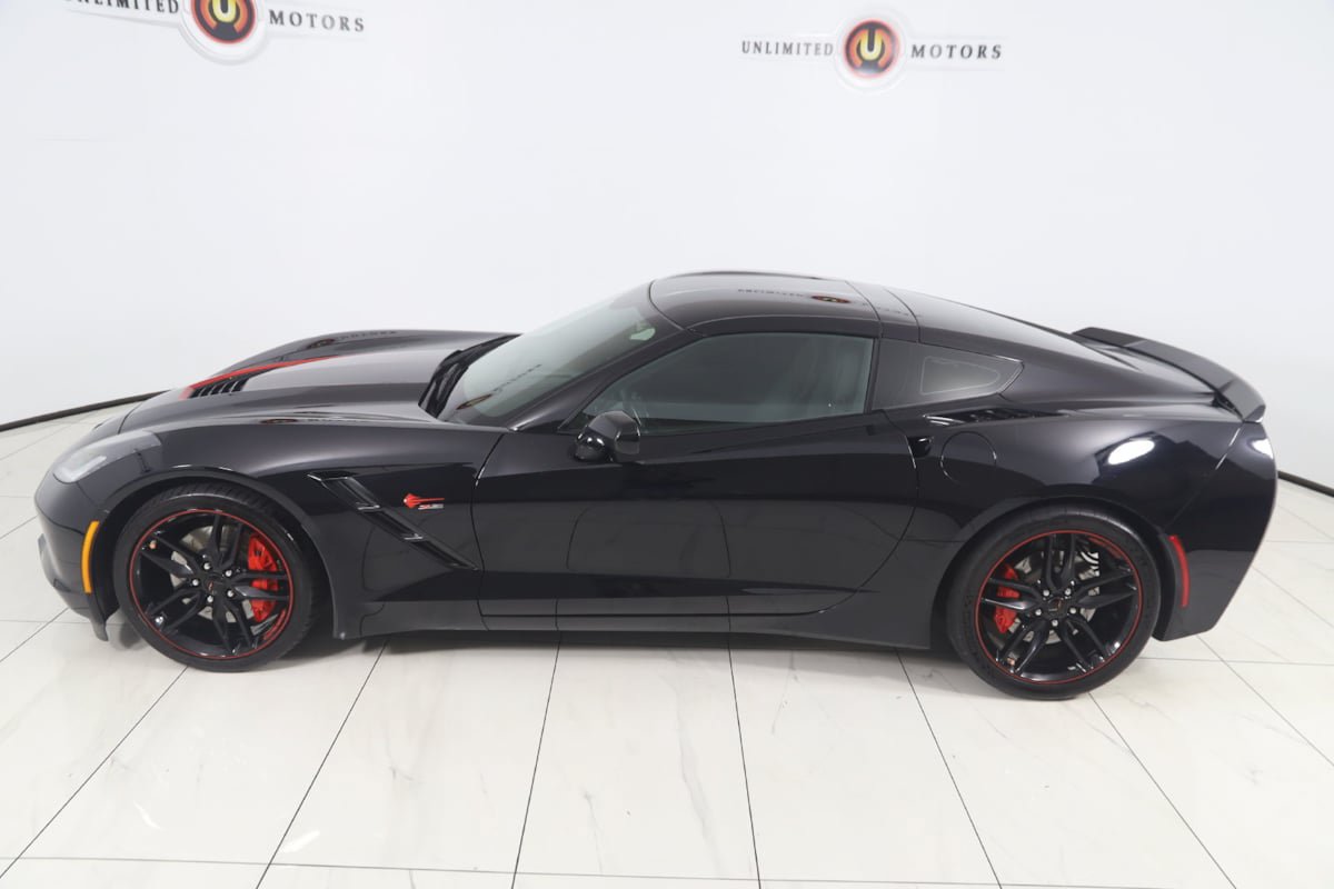 Used 2017 Chevrolet Corvette Stingray Coupe w/ Z51 3LT RWD image 31