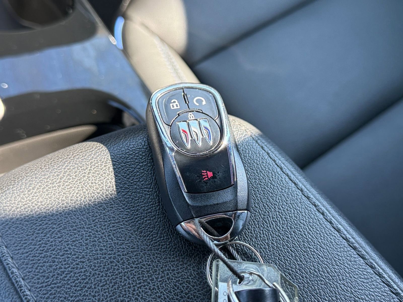 Used 2025 Buick Envista Sport Touring image 22