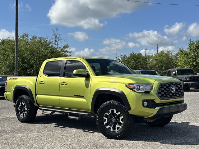Used 2023 Toyota Tacoma TRD Off-Road w/ Technology Package AWD/4WD image 7