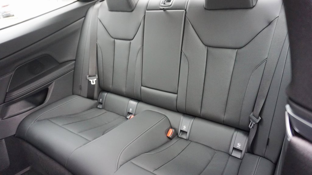 Used 2024 BMW 430i xDrive Coupe w/ Premium Package image 9