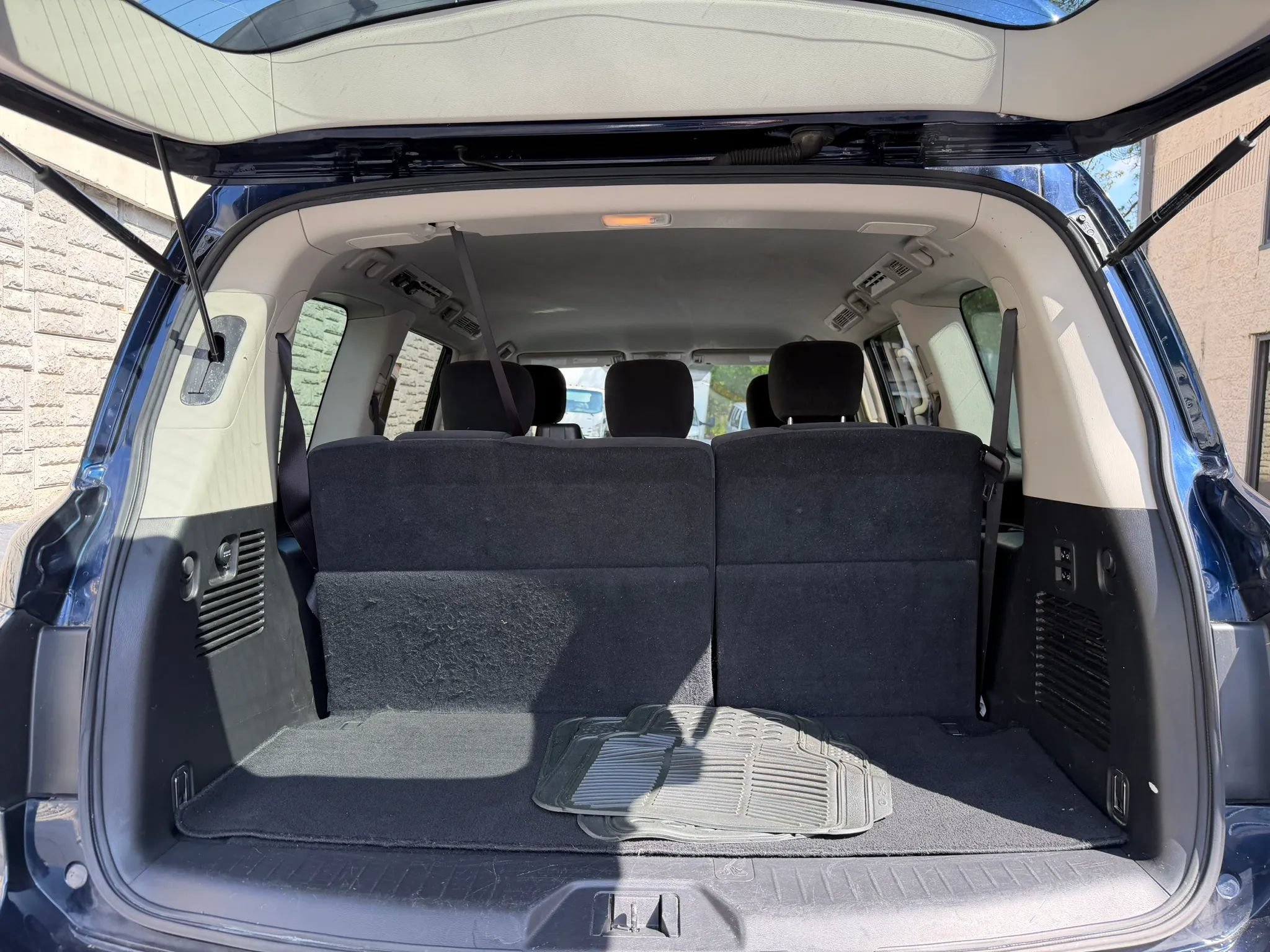 Used 2018 Nissan Armada SV w/ Driver Package RWD image 35