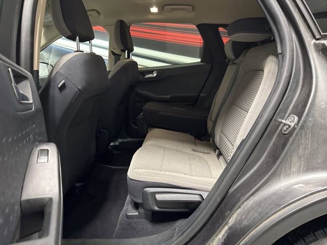 Used 2020 Ford Escape SE image 12