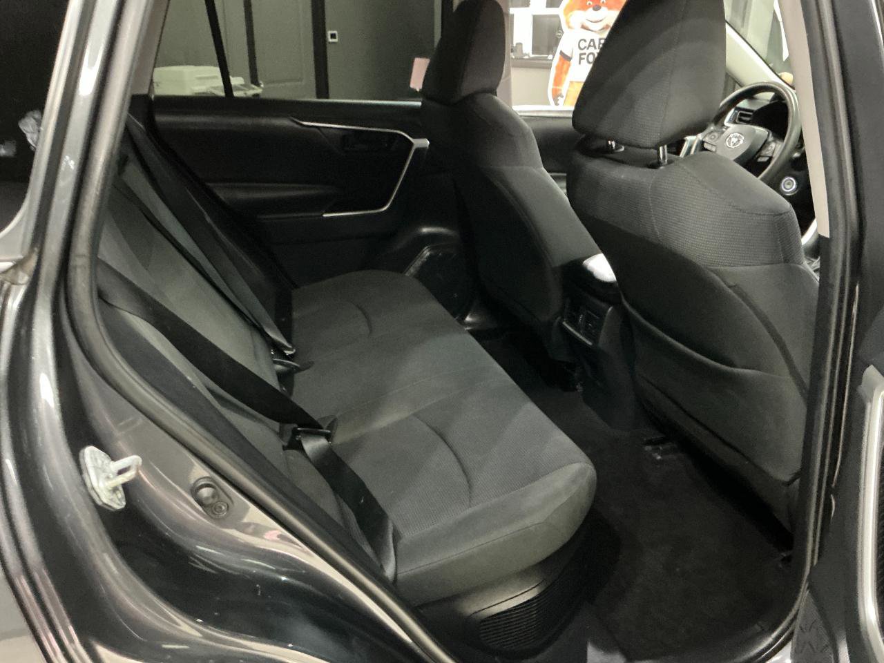 Used 2019 Toyota RAV4 LE AWD/4WD image 23