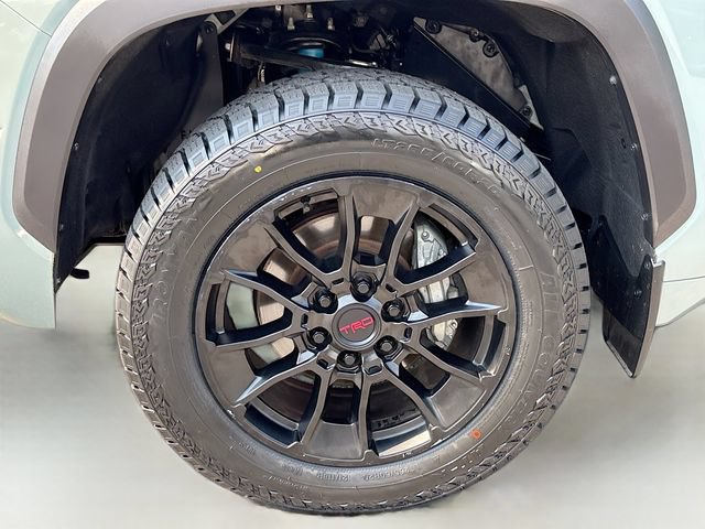 Used 2024 Toyota Tundra Limited w/ TRD Off-Road Package AWD/4WD image 32