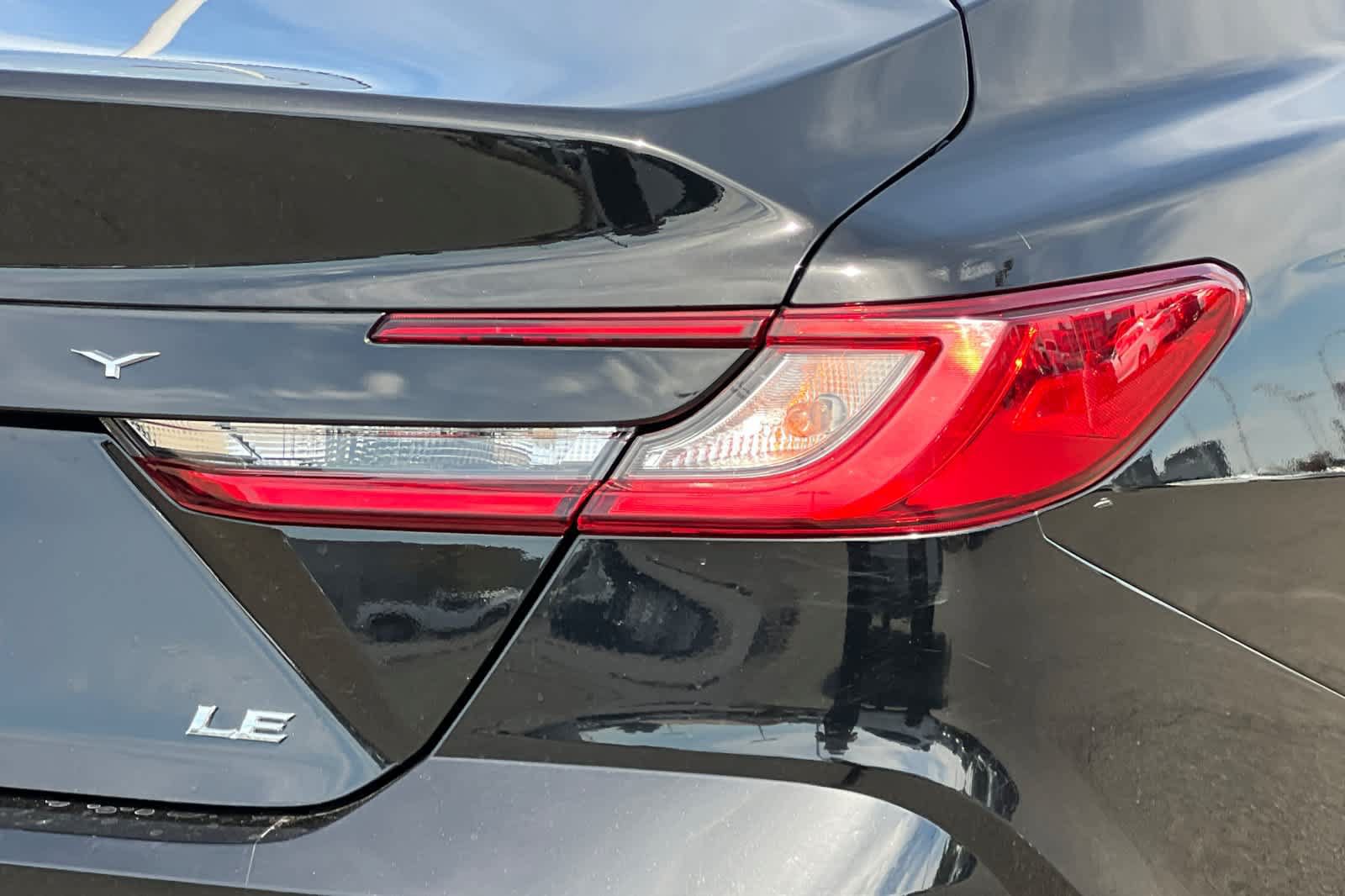 Used 2025 Toyota Camry LE FWD image 31