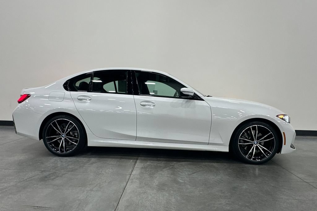 Used 2023 BMW 330i Sedan w/ M Sport Package RWD image 3