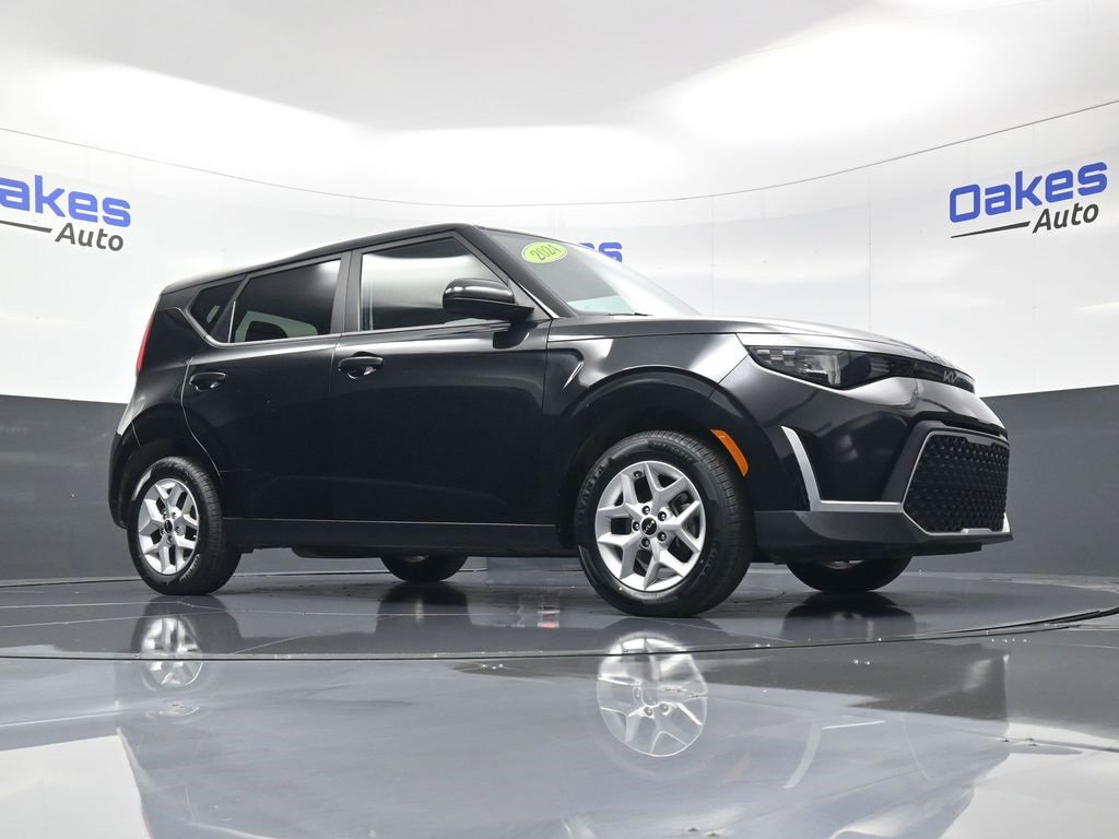 Certified 2024 Kia Soul LX w/ Option Group 015 image 33